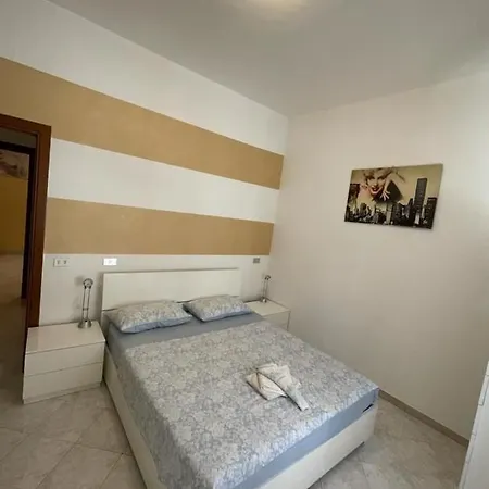 Marilyn House Apartman Desenzano del Garda